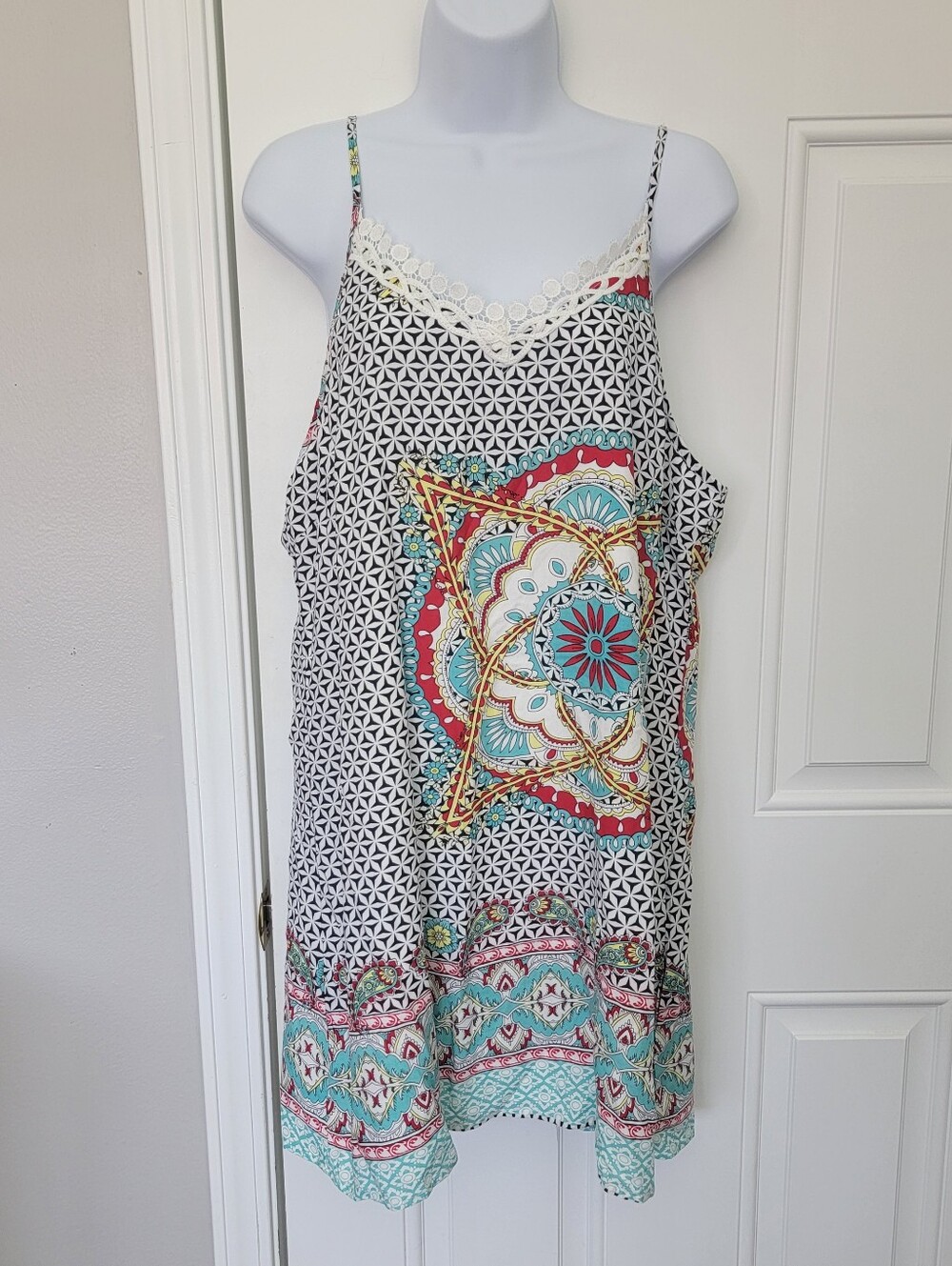 NWT Coco + Carmen Colorful Medallion Lace Trim Sundress Size XXL Lined boho